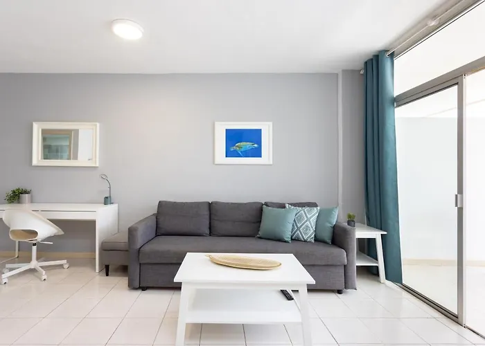 Bonito Apto Cristianos, Vistas Al Mar Y Playa Apartment *